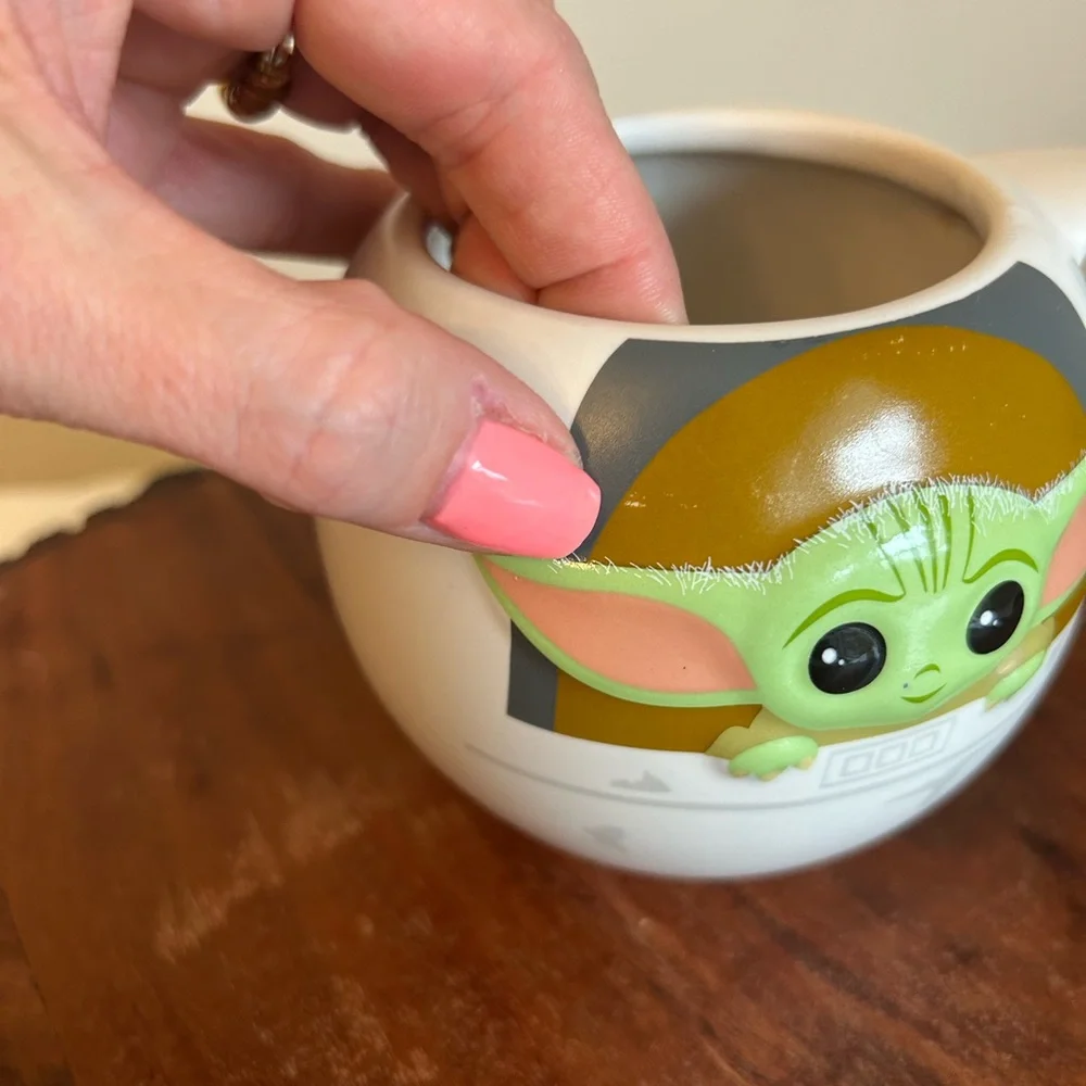 Disney Park Star Wars Mandalorian The Child Mug Cup Baby Yoda 18oz Hot Cup‎